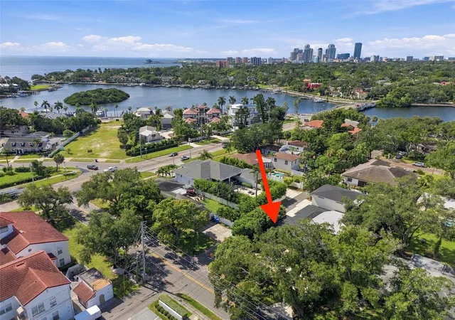 Photo 2 of Single family home for sale at 100 Monterey Blvd Ne, Saint Petersburg, FL 33704 | MLS# TB8549724 | Listing updated on 2026-10-15