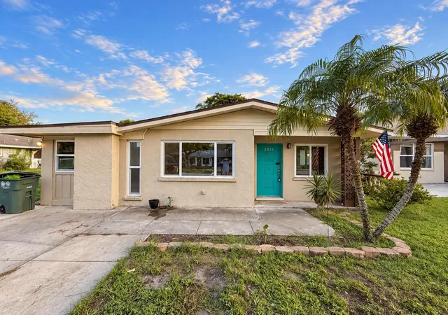 Single family home for sale at 2921 7th Avenue W, BRADENTON, FL 34205 | MLS# O6442844