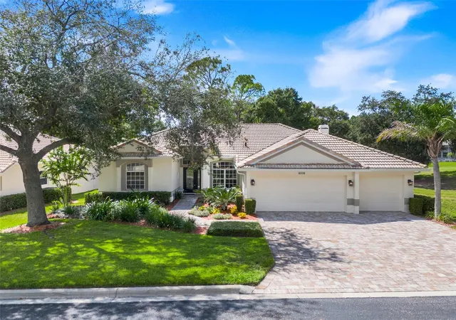 Photo 1 of Single family home for sale at 3810 Scarborough Ct, Clermont, FL 34711 | MLS# O6442846 | Listing updated on 2026-09-24