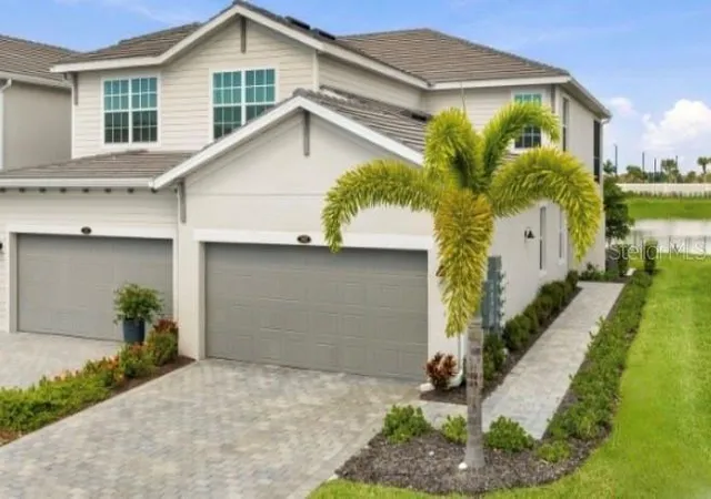 Photo 2 of Condo for sale at 12640 Radiance Ct #102, Venice, FL 34293 | MLS# A4706545 | Listing updated on 2026-10-04