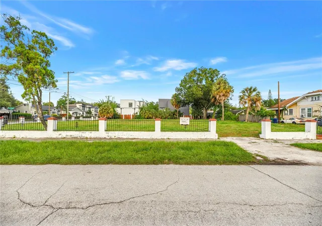 Photo 1 of Land for sale at 815 W Columbus Dr, Tampa, FL 33602 | MLS# TB8549745 | Listing updated on 2026-09-27