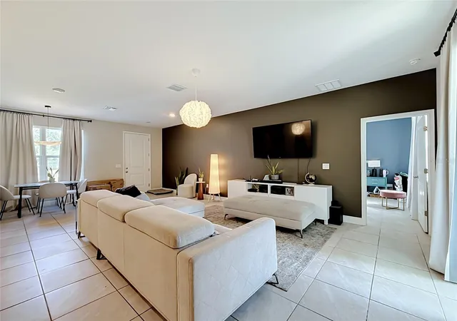 Photo 4 of Single family home for sale at 141 Marion Oaks Crse, Ocala, FL 34473 | MLS# O6442853 | Listing updated on 2026-09-18