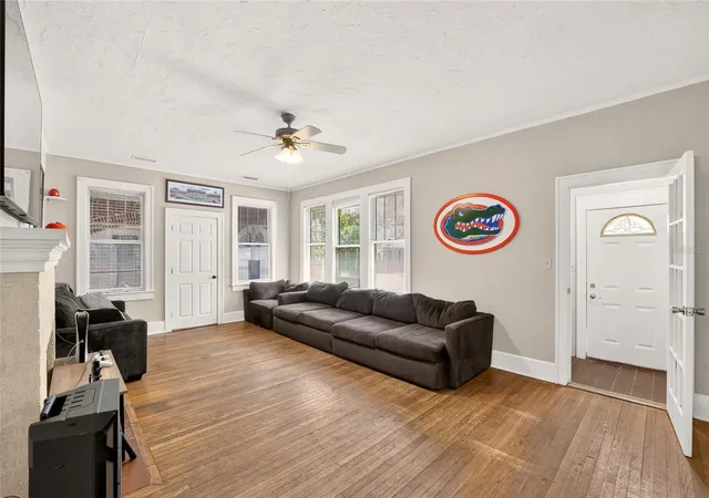 Photo 3 of Sale Pending at 1714 Nw 3rd Place, Gainesville, FL 32603 | MLS# GC543594 | Listing updated on 2026-09-28