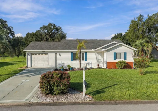 Single family home for sale at 17978 SE 104th Terrace, SUMMERFIELD, FL 34491 | MLS# G5117949