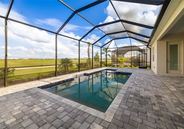 Photo 1 of Single family home for sale at 5613 Lightning Whelk Ln, Bradenton, FL 34211 | MLS# A4706554 | Listing updated on 2026-09-23