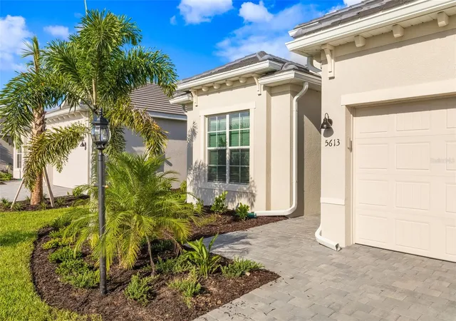 Photo 2 of Single family home for sale at 5613 Lightning Whelk Ln, Bradenton, FL 34211 | MLS# A4706554 | Listing updated on 2026-09-23
