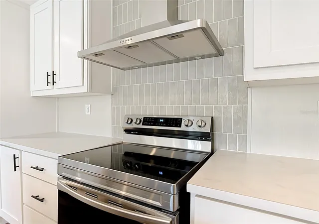 Photo 3 of Manufactured home for sale at 5340 Topeka Ave, Saint Cloud, FL 34773 | MLS# O6442873 | Listing updated on 2026-09-26