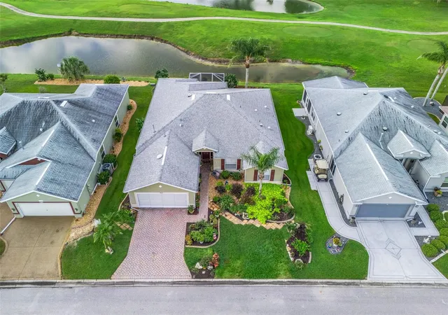 Photo 3 of Single family home for sale at 402 Grand Vista Trl, Leesburg, FL 34748 | MLS# G5117952 | Listing updated on 2026-10-05