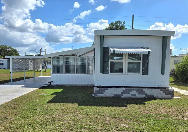 Photo 4 of Manufactured home for sale at 37228 Eileen Ave, Zephyrhills, FL 33542 | MLS# TB8549766 | Listing updated on 2026-09-21