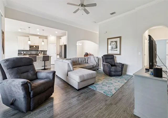 Photo 4 of Single family home for sale at 4075 Bedford Ave, Winter Haven, FL 33884 | MLS# P4939922 | Listing updated on 2026-09-22