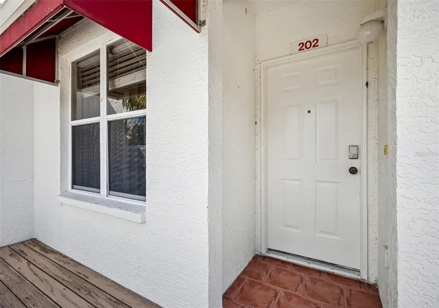 Photo 3 of Condo for sale at 1400 Water View Dr W #202, Largo, FL 33771 | MLS# TB8549768 | Listing updated on 2026-09-23