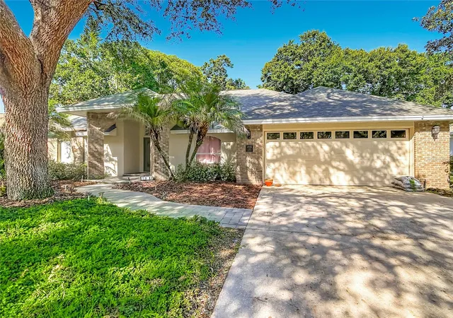 Photo 2 of Single family home for sale at 2803 Aston Ave, Plant City, FL 33566 | MLS# TB8549781 | Listing updated on 2026-09-18