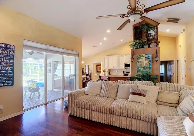 Photo 4 of Single family home for sale at 2803 Aston Ave, Plant City, FL 33566 | MLS# TB8549781 | Listing updated on 2026-09-18