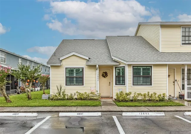 Townhouse for sale at 12602 Castle Hl Dr, TAMPA, FL 33624 | MLS# TB8549782