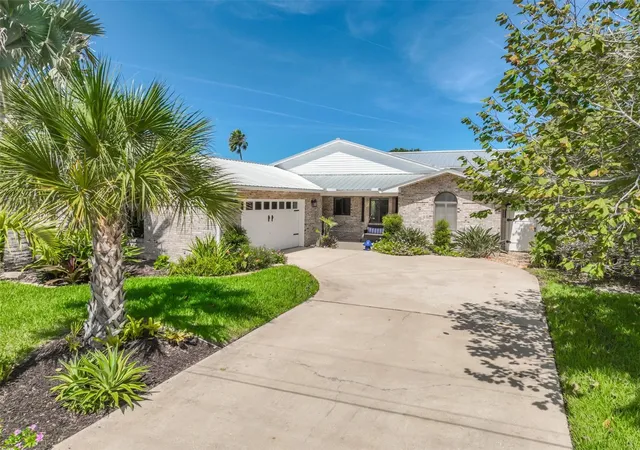 Photo 4 of Single family home for sale at 624 Cumberland Dr, Flagler Beach, FL 32136 | MLS# FC321542 | Listing updated on 2026-09-28