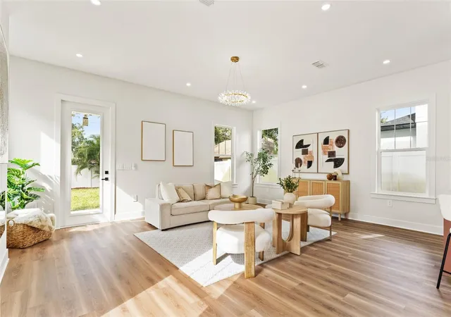 Photo 3 of Single family home for sale at 10154 Hodson Pl, Seminole, FL 33776 | MLS# TB8549794 | Listing updated on 2026-10-08