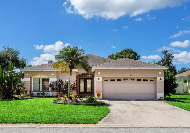 Single family home for sale at 4006 2nd Avenue E, BRADENTON, FL 34208 | MLS# A4706565