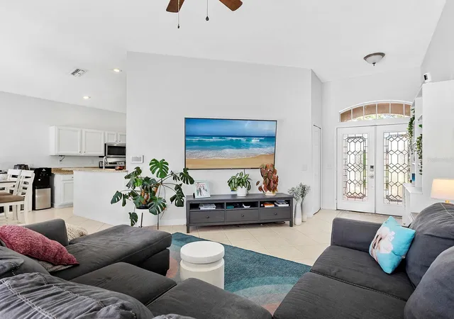 Photo 4 of Single family home for sale at 4006 2nd Avenue E, Bradenton, FL 34208 | MLS# A4706565 | Listing updated on 2026-09-19