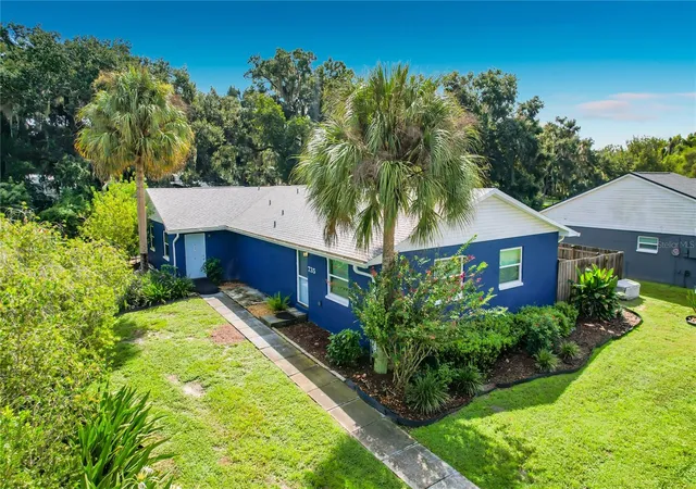 Photo 1 of Multi family home for sale at 735 & 737 Zella Ln #735/737, Lakeland, FL 33813 | MLS# L4965146 | Listing updated on 2026-09-19