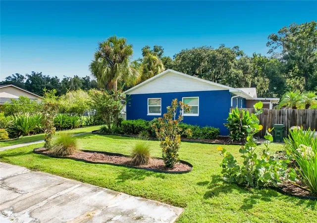 Listing Photo 5 - Condo for sale in building located at 735 & 737 Zella Ln, LAKELAND, FL 33813 - Unit #735/737