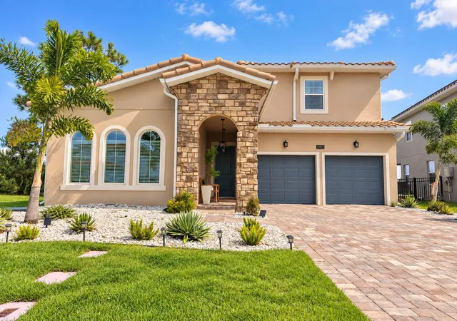 Photo 1 of Single family home for sale at 15603 Vetta Dr, Bella Collina, FL 34756 | MLS# O6442914 | Listing updated on 2026-09-25