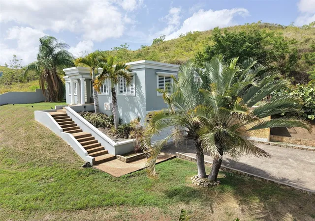 Photo 2 of Sale Pending at 98 Calle Dixón Matos Urb El Mirador, Coamo, PR 00769 | MLS# PR9124274 | Listing updated on 2026-10-23