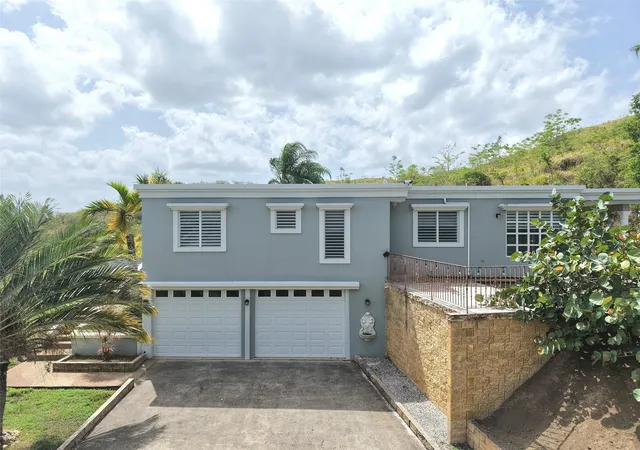 Photo 3 of Sale Pending at 98 Calle Dixón Matos Urb El Mirador, Coamo, PR 00769 | MLS# PR9124274 | Listing updated on 2026-10-23