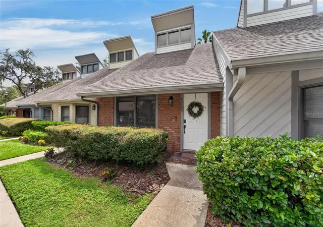 Photo 2 of Townhouse for sale at 5205 Oak Charter Ct, Temple Terrace, FL 33617 | MLS# TB8549806 | Listing updated on 2026-10-07