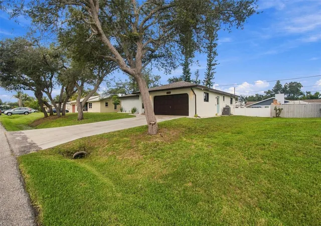 Photo 4 of Single family home for sale at 3671 Pine Rd, Venice, FL 34293 | MLS# TB8549807 | Listing updated on 2026-09-18