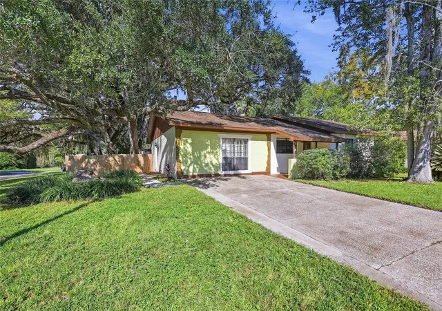 Single family home for sale at 1310 SW 76th Drive, GAINESVILLE, FL 32607 | MLS# GC543600