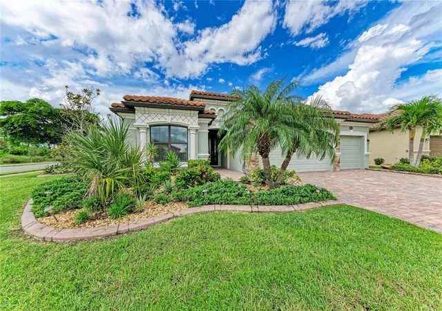 Photo 2 of Single family home for sale at 20700 Granlago Dr, Venice, FL 34293 | MLS# N6145819 | Listing updated on 2026-09-27