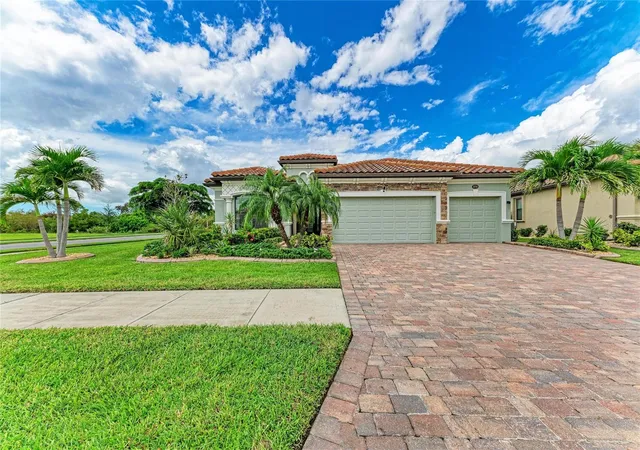 Photo 3 of Single family home for sale at 20700 Granlago Dr, Venice, FL 34293 | MLS# N6145819 | Listing updated on 2026-09-27