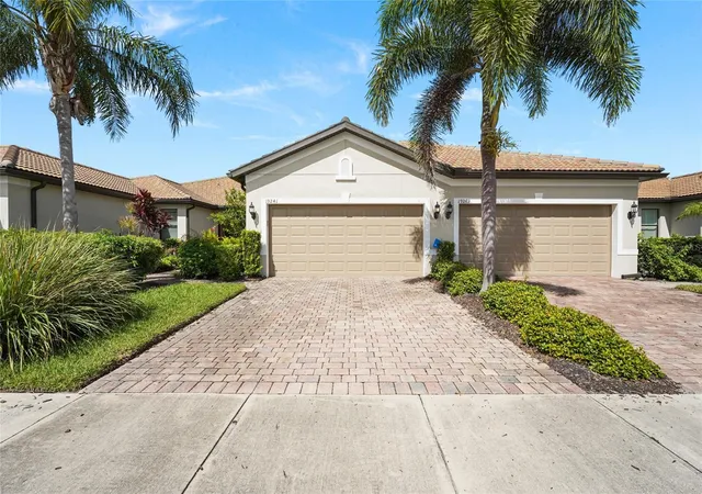 Photo 2 of Single family home for sale at 19241 Serafina St, Venice, FL 34293 | MLS# A4706570 | Listing updated on 2026-09-28