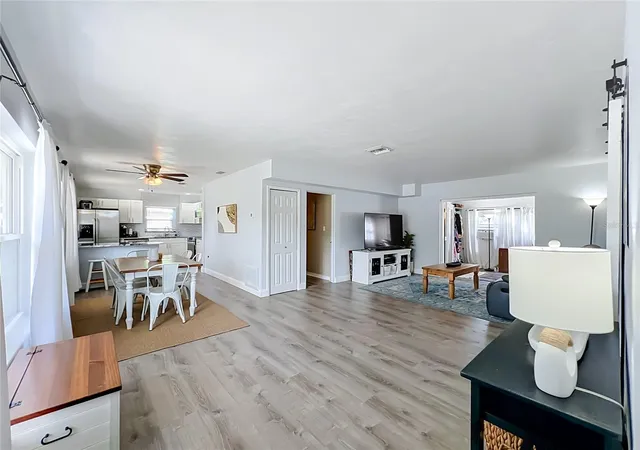 Photo 4 of Single family home for sale at 815 Alfred Dr, Orlando, FL 32810 | MLS# O6442926 | Listing updated on 2026-09-22