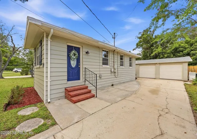 Photo 2 of Single family home for sale at 711 Valley Frg Rd, JACKSONVILLE, FL 32208 | MLS# O6442927 | Listing updated on 2026-09-21