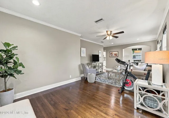 Photo 4 of Single Family Residence at 711 Valley Frg Rd, Jacksonville, FL 32208 | MLS# O6442927 | | Sold on 2026-10-19