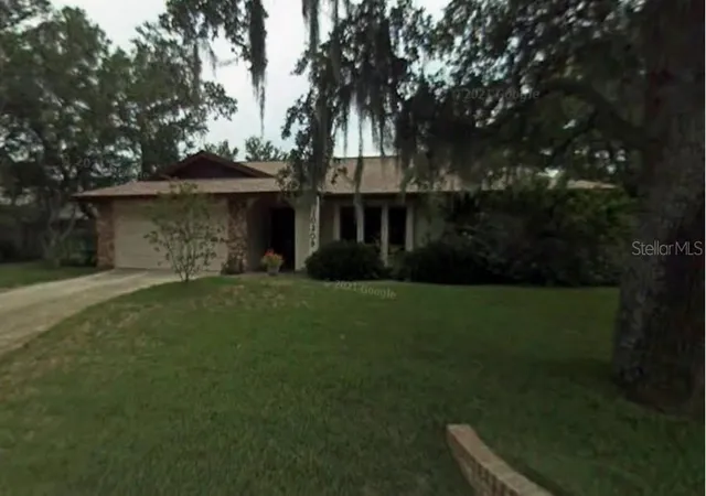 Photo 3 of Single family home for sale at 10209 Bay Hills Dr, Largo, FL 33774 | MLS# TB8549814 | Listing updated on 2026-10-02