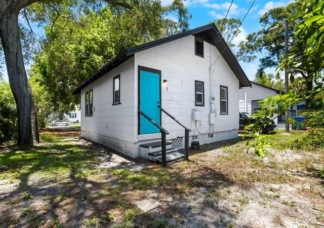 Photo 3 of House for sale at 2518 5th Street S, Saint Petersburg, FL 33705 | MLS# TB8549819 | Listing updated on 2026-10-05