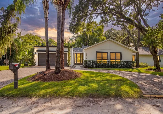 Single family home for sale at 104 E 1st Avenue, WINDERMERE, FL 34786 | MLS# O6442932