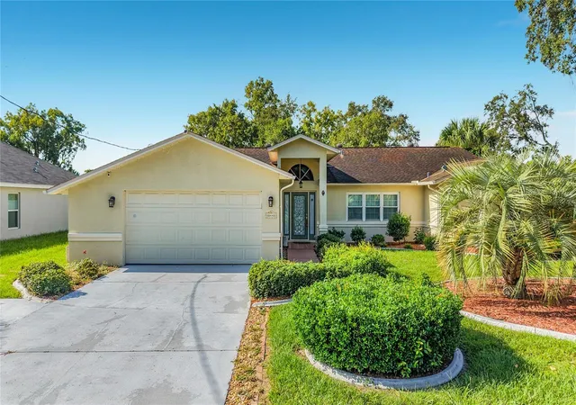 Photo 2 of Single family home for sale at 10440 Norvell Rd, Spring Hill, FL 34608 | MLS# W7889614 | Listing updated on 2026-09-19