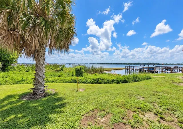Photo 2 of Manufactured home for sale at 419 Sinclair Cir, Tavares, FL 32778 | MLS# G5117959 | Listing updated on 2026-10-04