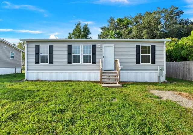Photo 1 of Manufactured home for sale at 16066 Narrow St, Brooksville, FL 34604 | MLS# W7889615 | Listing updated on 2026-09-18