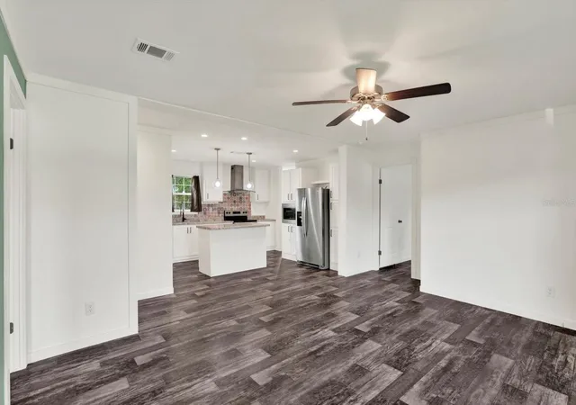 Photo 3 of Manufactured home for sale at 16066 Narrow St, Brooksville, FL 34604 | MLS# W7889615 | Listing updated on 2026-09-18