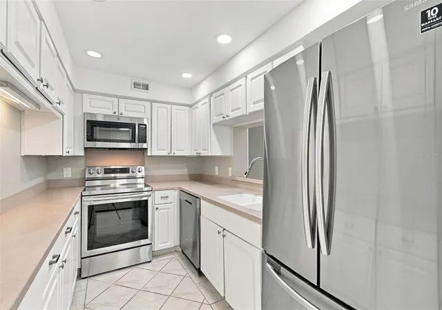 Photo 4 of Condo for sale at 4141 Bayshore Blvd #1106, Tampa, FL 33611 | MLS# TB8549827 | Listing updated on 2026-10-03