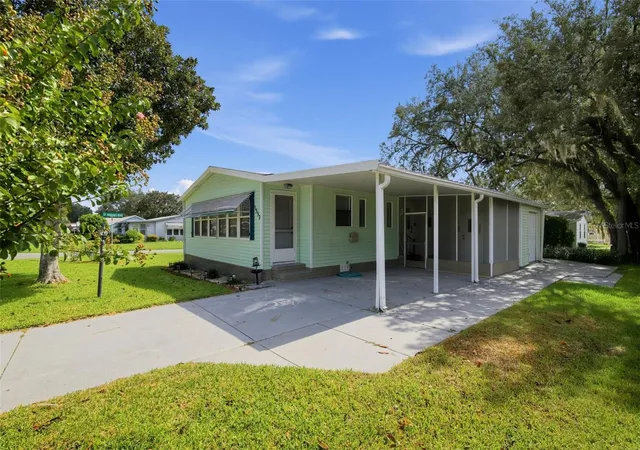 Photo 1 of Manufactured home for sale at 1537 E Schwartz Blvd, Lady Lake, FL 32159 | MLS# O6442941 | Listing updated on 2026-09-21