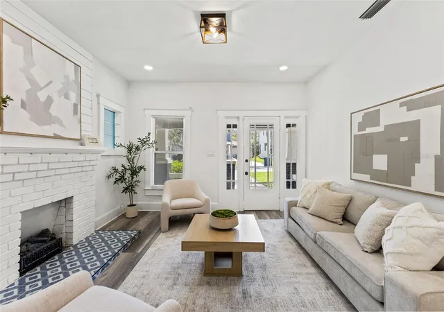 Photo 3 of Single family home for sale at 303 W Curtis St, Tampa, FL 33603 | MLS# TB8549831 | Listing updated on 2026-09-26