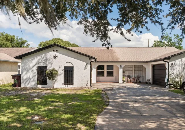 Photo 1 of Multi family home for sale at 609 Jersey Ave, Saint Cloud, FL 34769 | MLS# S5157857 | Listing updated on 2026-09-28