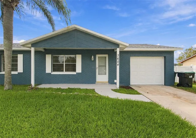 Photo 4 of Single family home for sale at 7604 Autumn Pines Dr, Orlando, FL 32822 | MLS# O6442943 | Listing updated on 2026-10-03