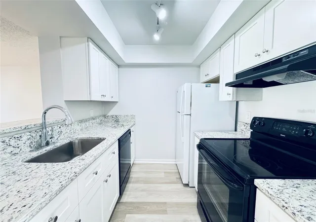 Photo 4 of Condo for sale at 5089 Eaglesmere Dr #D09, Orlando, FL 32819 | MLS# G5117962 | Listing updated on 2026-09-25