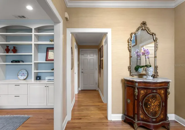 Photo 4 of Townhouse for sale at 908 Harbour Bay Dr, Tampa, FL 33602 | MLS# TB8549845 | Listing updated on 2026-10-01